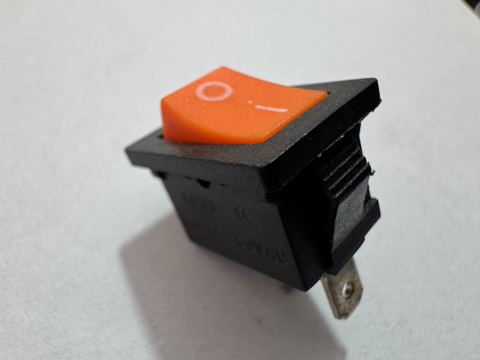 Interruptor corta corriente para motosierras y desbrozadoras Truper