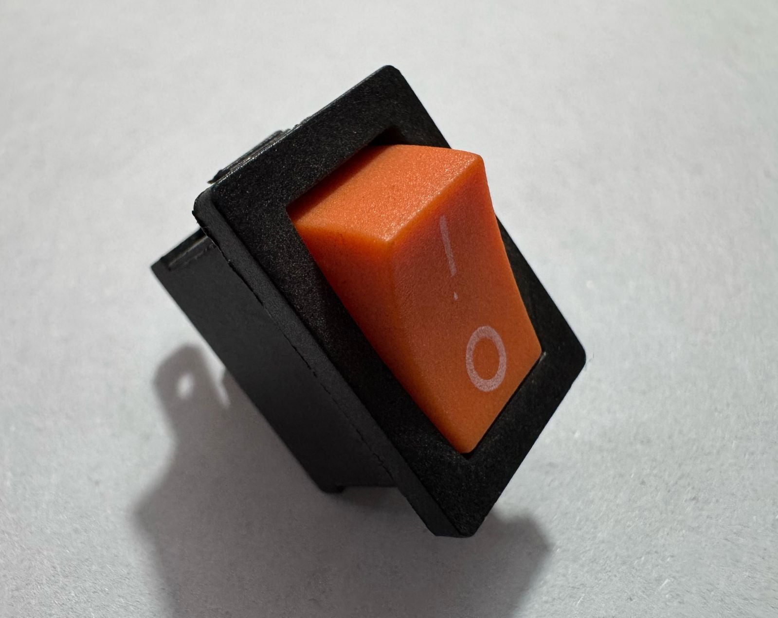 Interruptor corta corriente para motosierras y desbrozadoras Truper
