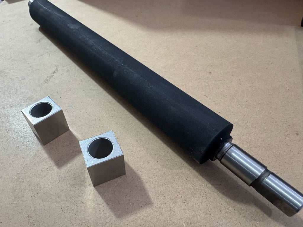 Rodillo de neopreno con soportes para cepillo Truper CEP-12