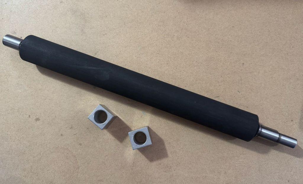 Rodillo de neopreno con soportes para cepillo Truper CEP-12